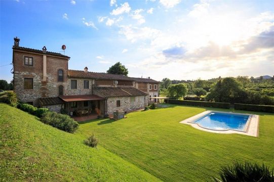 Дом в Лукка