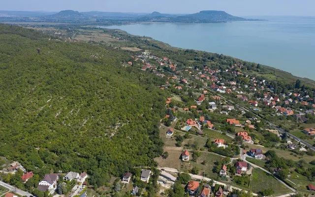 Земельный участок в Balatongyörök