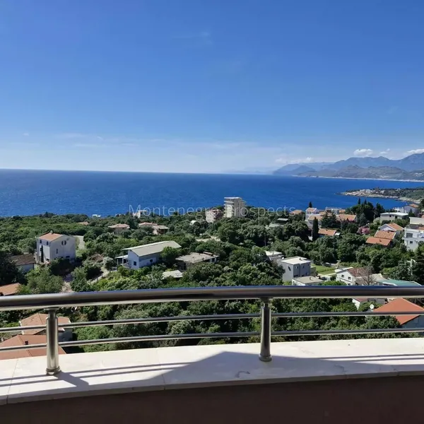 Особняк в Утеха, фото 1