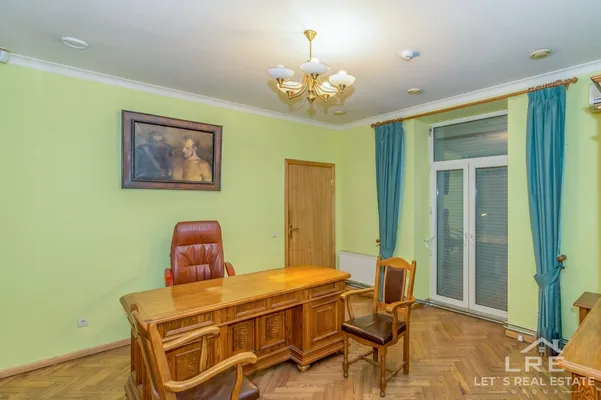 Офис в Латвия