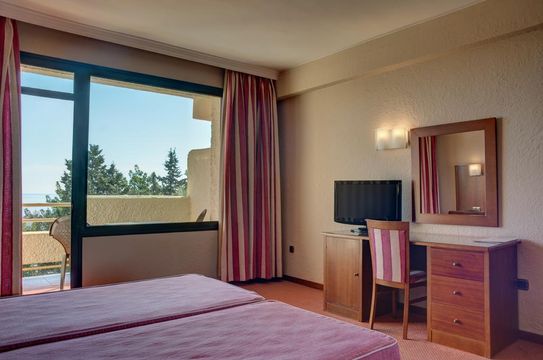 Отель в Торремолинос