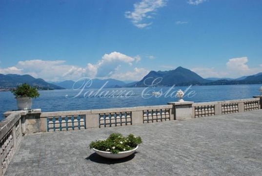 Квартира в Стреза