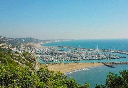 Доходный дом в Кастельдефельс