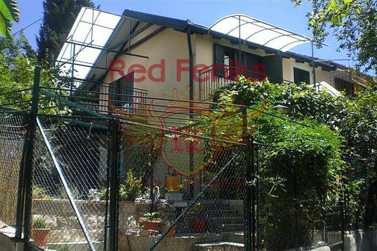 Дом в Кумбор