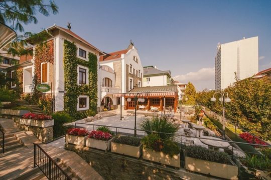 Отель в Хевиз