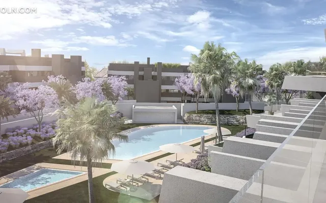 Oasis 325 in Estepona