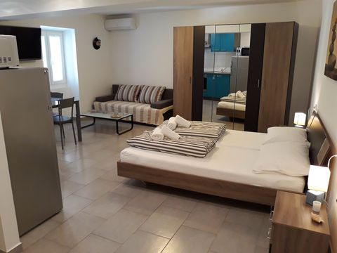 Студия в Ровинь