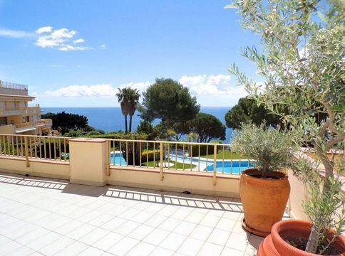 Квартира в с'Агаро