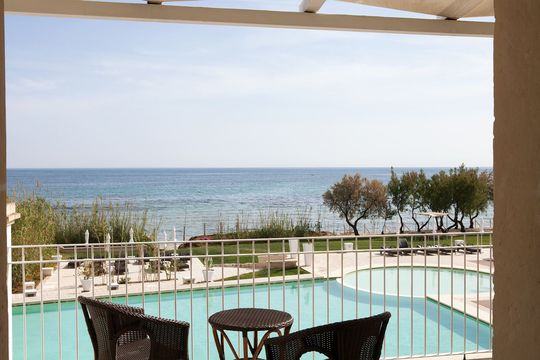 Отель в Остуни