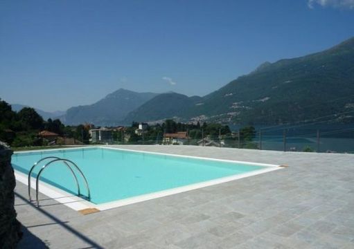 Квартира в Дервио