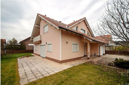 Отдельный дом в Вода