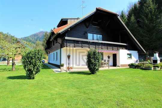 Отдельный дом в Церклье-на-Гореньскем