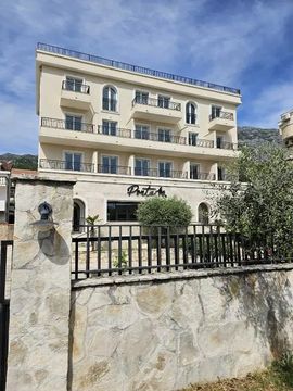 Отель в Петровац