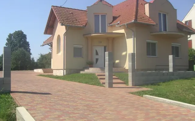 Отдельный дом в Альшопахок
