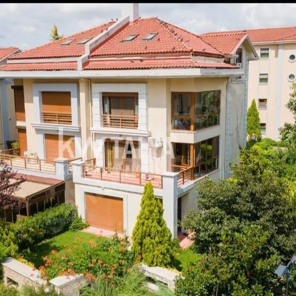 Вилла в Беязыт Махаллеси, фото 1