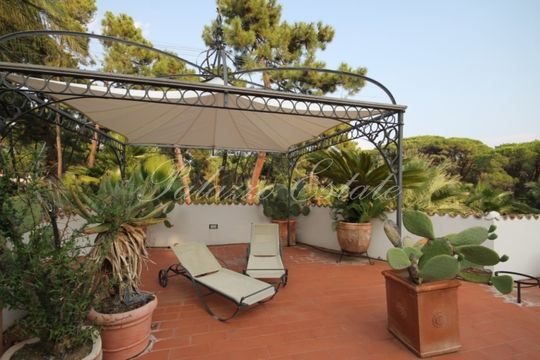 Вилла в Кастильоне-делла-Пеская