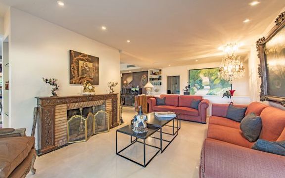 Вилла в Рокбрюн-Кап-Мартен