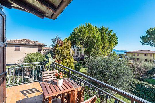 Квартира в Паденге-суль-Гарда