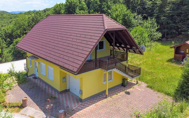 Дом в Словения