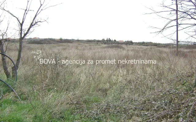 Земельный участок в Нин