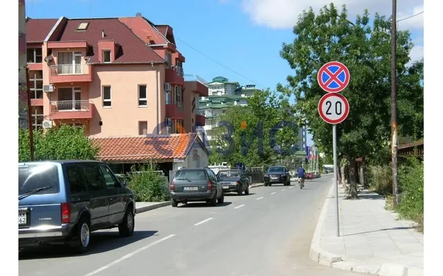 Отель в Равда