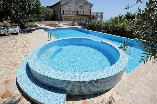 Вилла в Катун Режевичи