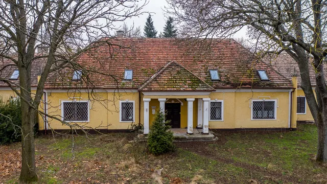 Отель в Шарвар