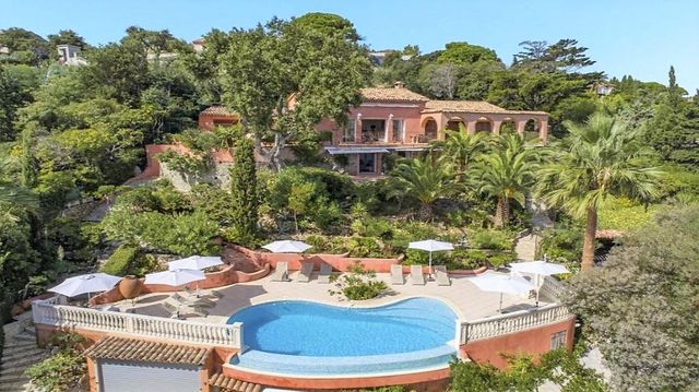 Вилла в Сен-Максим