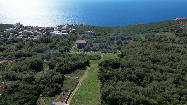 Земельный участок в Кримовица