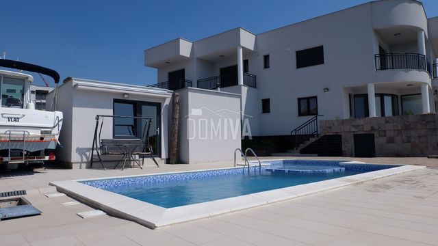 Дом в Цриквеница