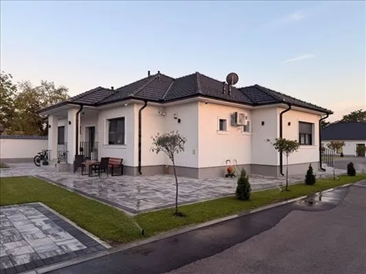 Дом в Сербия