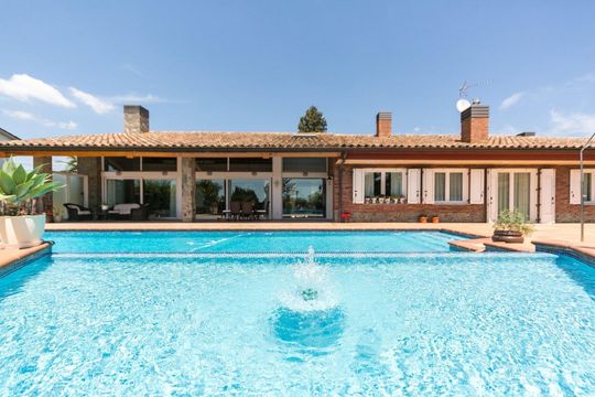 Дом в Корбера-де-Льобрегат