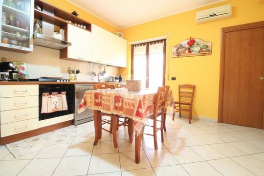 Таунхаус в Монтепаоне