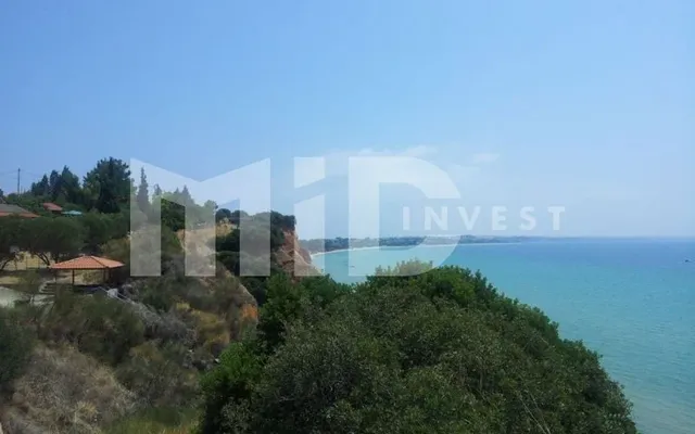 Земельный участок в Неа-Мудания