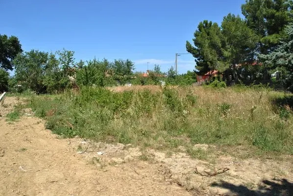 Земельный участок в Коломбан