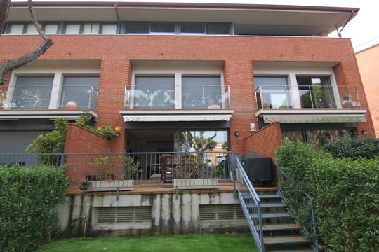 Таунхаус в Гава Мар