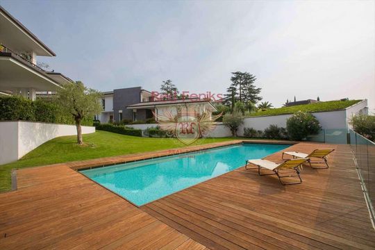 Квартира в Паденге-суль-Гарда