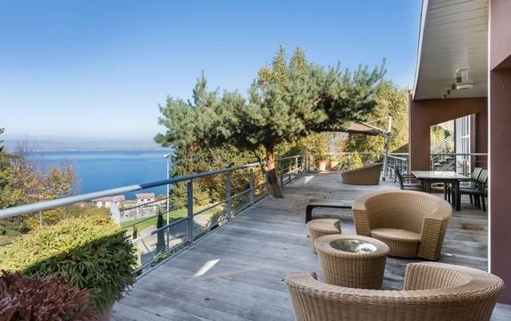 Вилла в Эвьян-ле-Бен