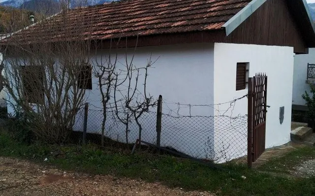 Дом в Черногория