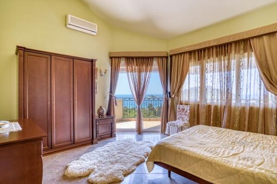 Дом в Петровац