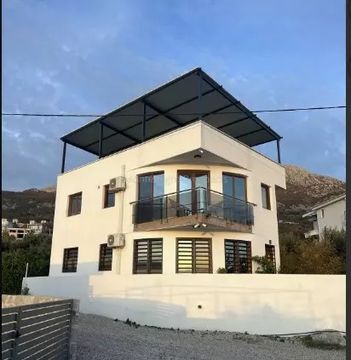 Отдельный дом в Добра Вода