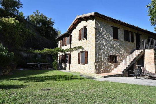 Вилла в Асколи-Пичено