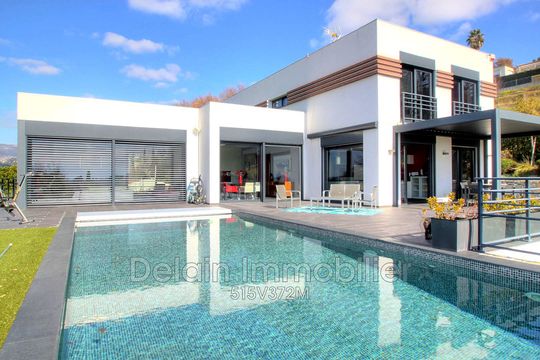 Вилла в Кань-сюр-Мер