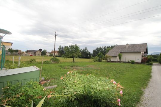 Земельный участок в Бризовица