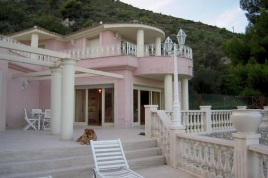 Вилла в Ла Тюрби