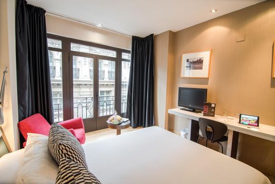 Отель в Мадрид