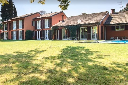 Вилла в Варе