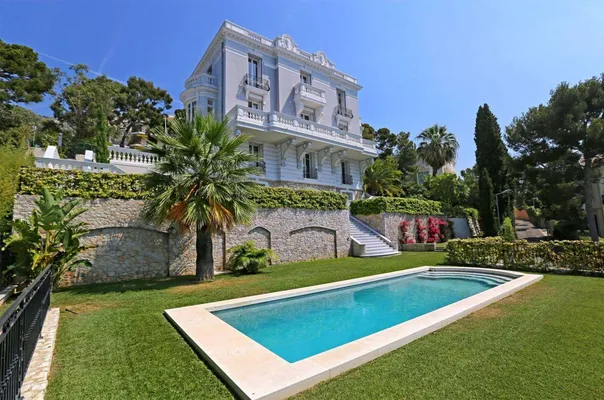 Вилла в Прованс-Alpes-Côte d'Azur