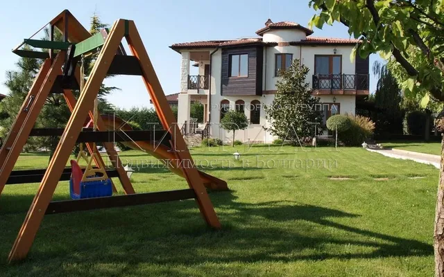 Дом в Варна