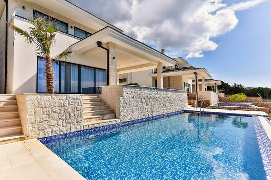 Вилла в Утеха